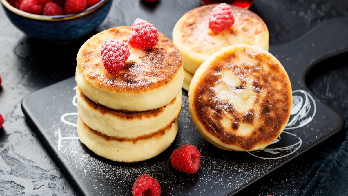 Правила приготовления нежных сырников на завтрак от девочки-кулинарки