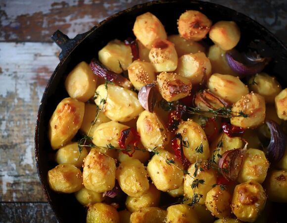 Кулинар объяснила, зачем заливать картошку кипятком при жарке Кулинар объяснила, зачем заливать картошку кипятком при жарке