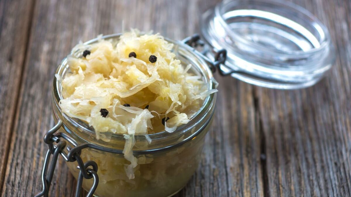 Почему квашеную капусту  лучше не есть после 17 часов: ответила врач