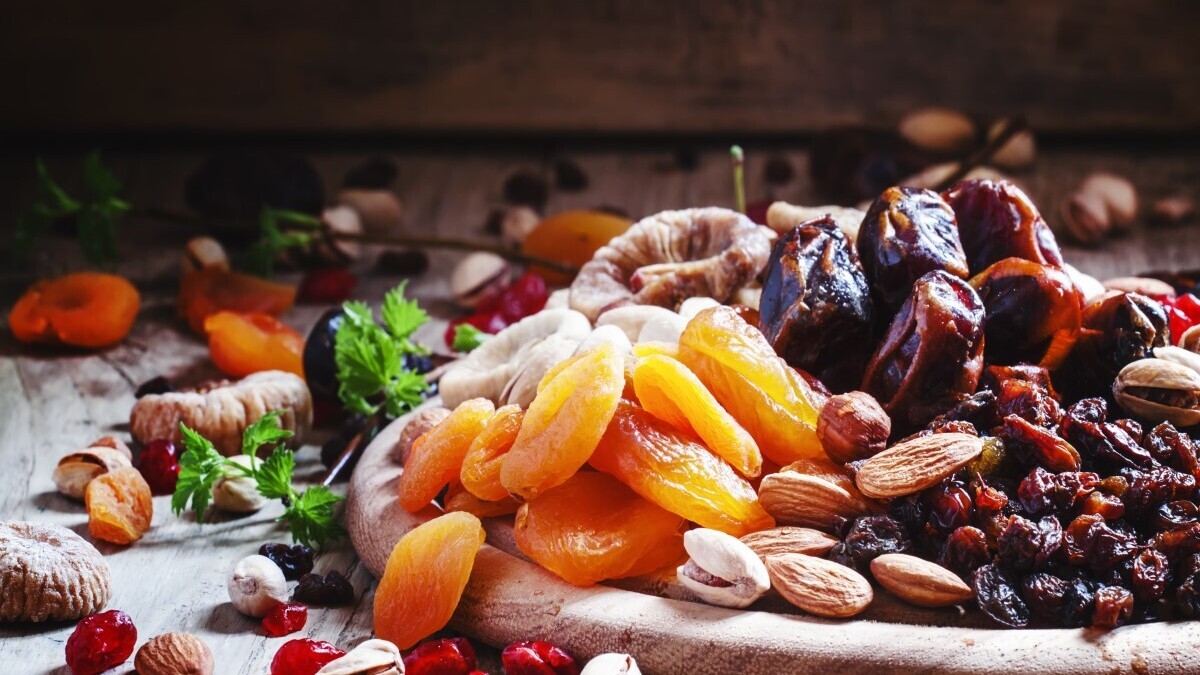 Кому нельзя есть финики и изюм: предупреждает врач Кому нельзя есть финики и изюм: предупреждает врач