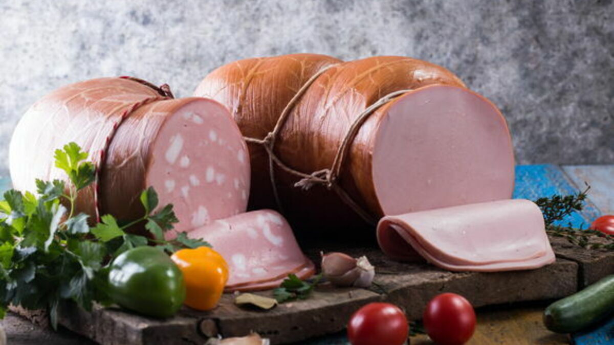 Проктолог назвал продукты, провоцирующие рак кишечника