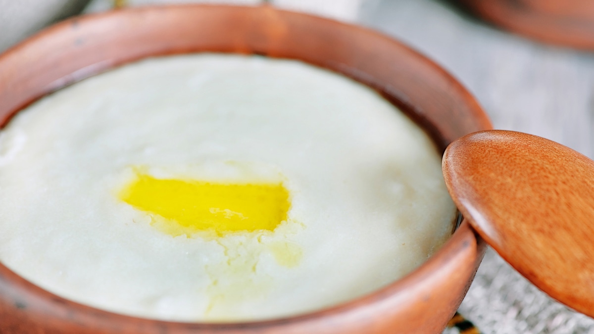 Врач объяснила, как манная каша обедняет кровь