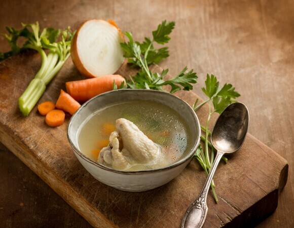 Врач объяснил, какие супы можно есть на обед, а какие утром или вечером