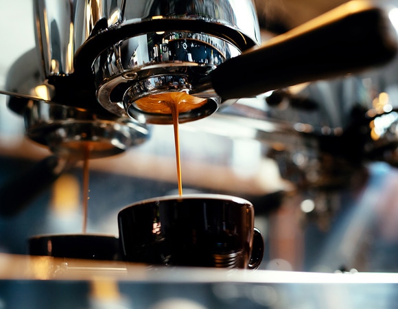 Сила кофе: от зерна до готового напитка