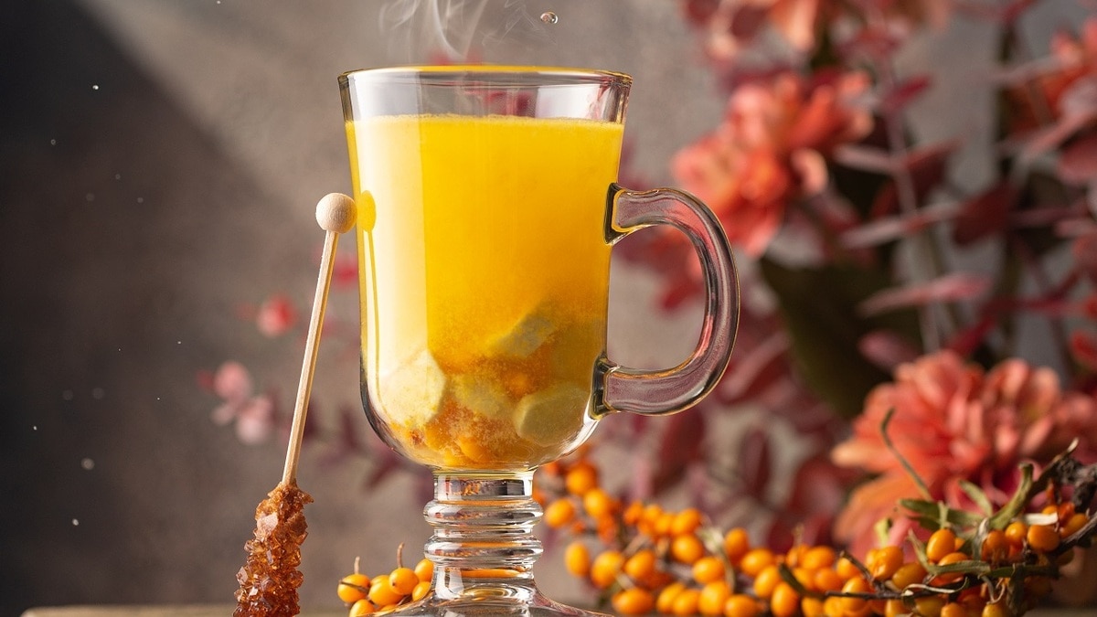 Как готовить сбитень: история напитка и традиционные рецепты