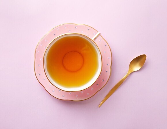 Помогает ли крепкий чай от головной боли: ответил врач