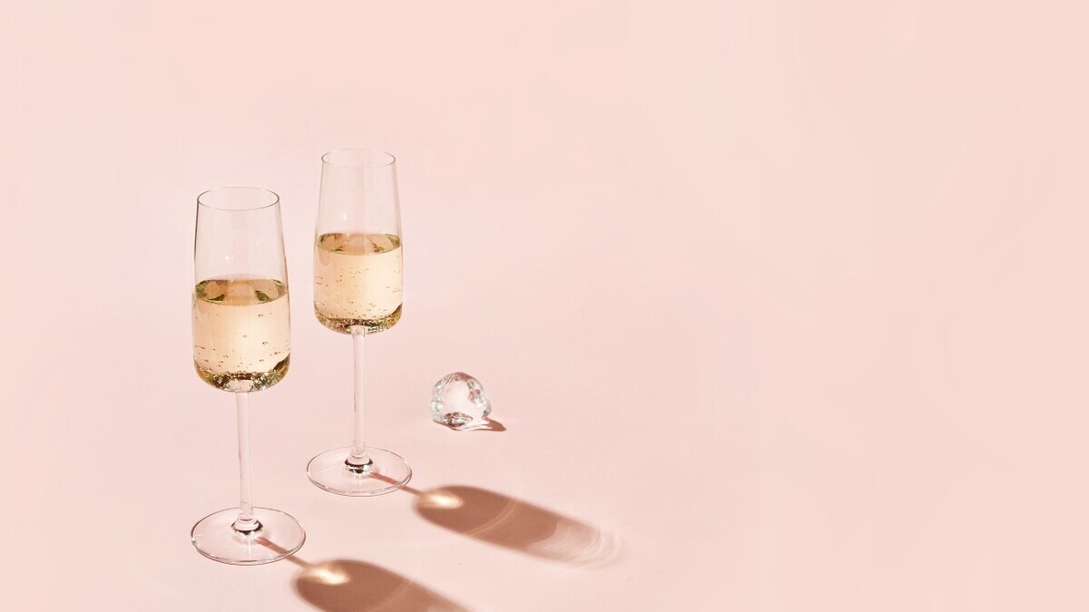 Врач объяснила, почему не стоит запивать шампанским записки с желаниями Врач объяснила, почему не стоит запивать шампанским записки с желаниями