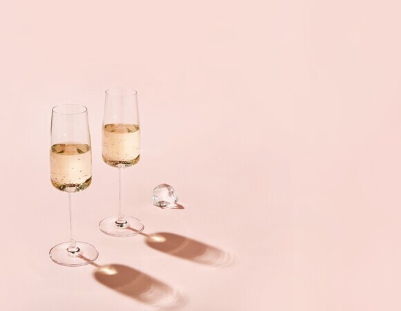 Врач объяснила, почему не стоит запивать шампанским записки с желаниями Врач объяснила, почему не стоит запивать шампанским записки с желаниями