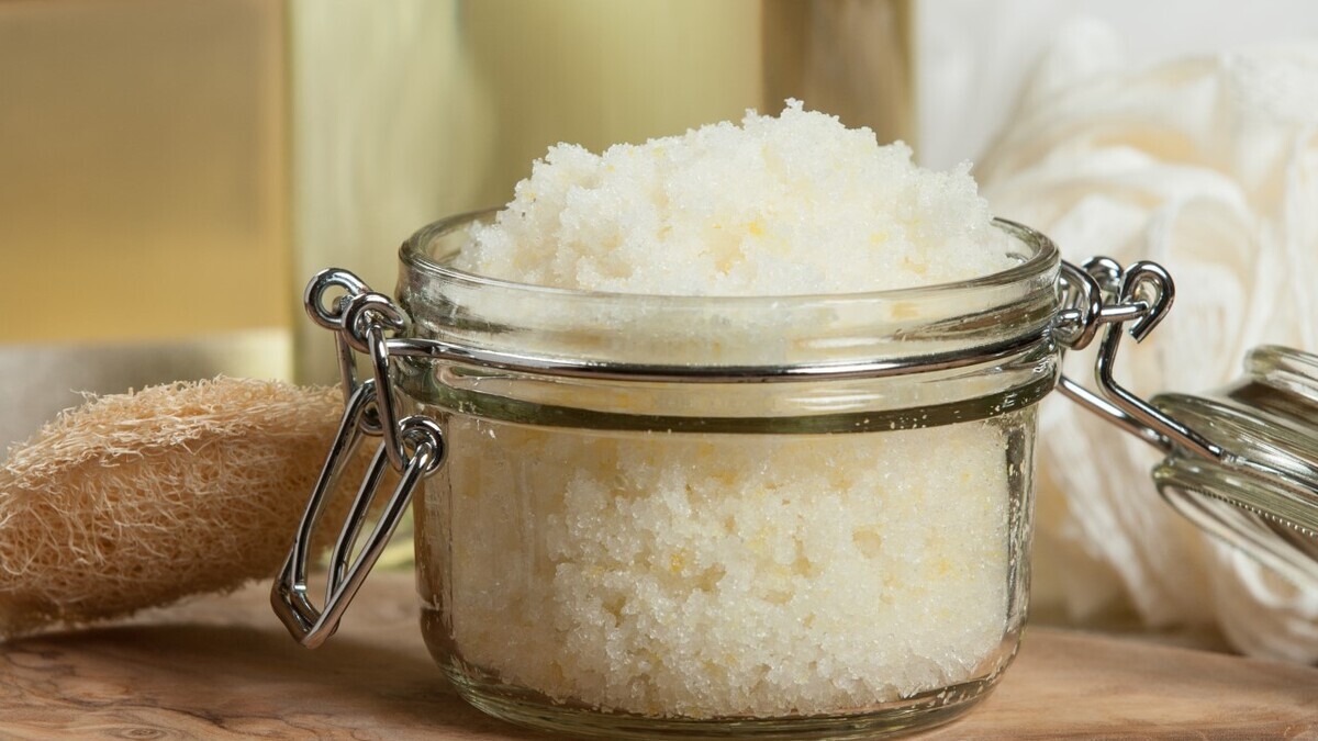Есть ли польза от сахарного скраба? Мнение косметолога Есть ли польза от сахарного скраба? Мнение косметолога
