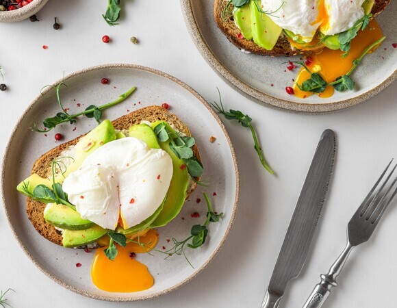 Найден способ, как сварить яйцо пашот в микроволновке за 1 минуту