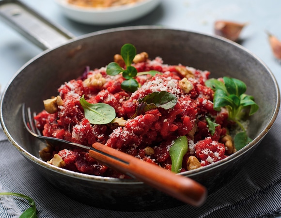 Что приготовить со свеклой: 20 оригинальных рецептов с ярким овощем