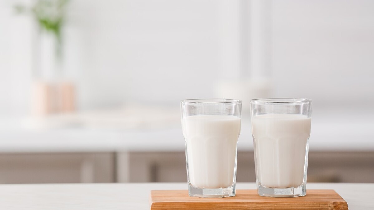 Врач ответил, помогают ли молоко и сода при изжоге