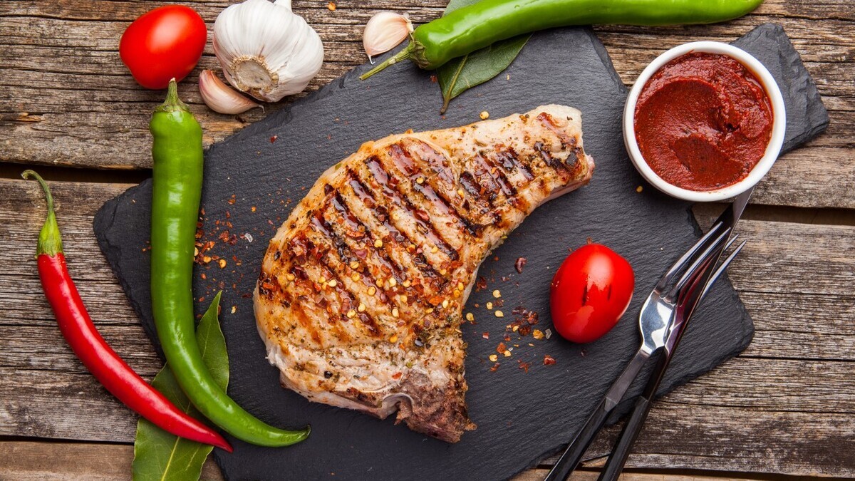 Стало известно, какой гарнир лучше подавать со свининой