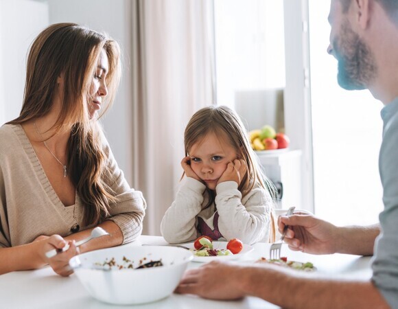 Педиатр объяснила, почему не нужно заставлять ребенка доедать порцию Педиатр объяснила, почему не нужно заставлять ребенка доедать порцию