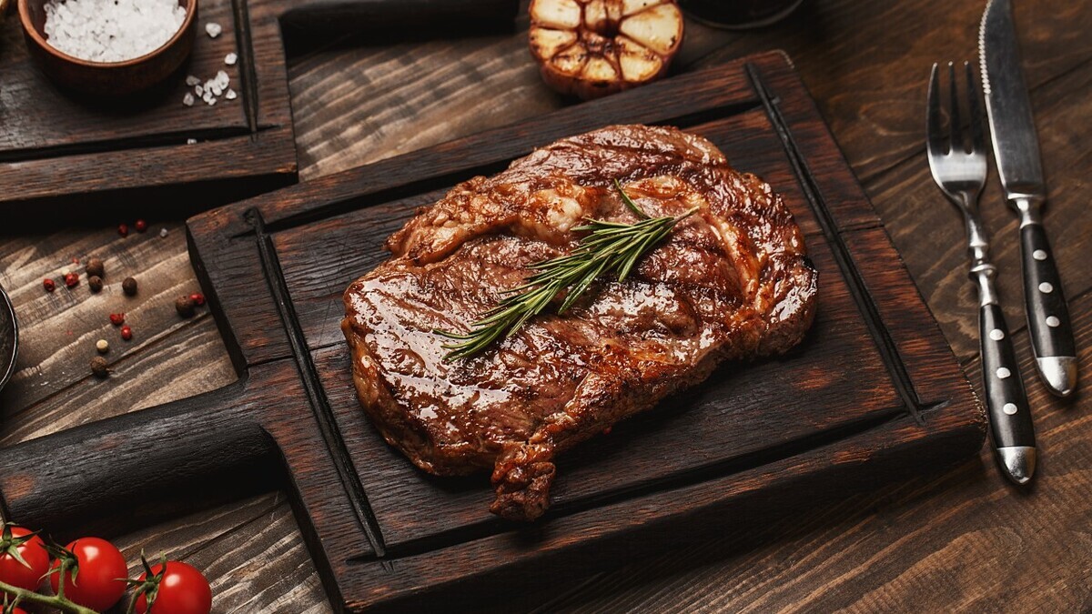 Как выбрать говядину для стейка: шеф-повар дал советы, которые вас удивят