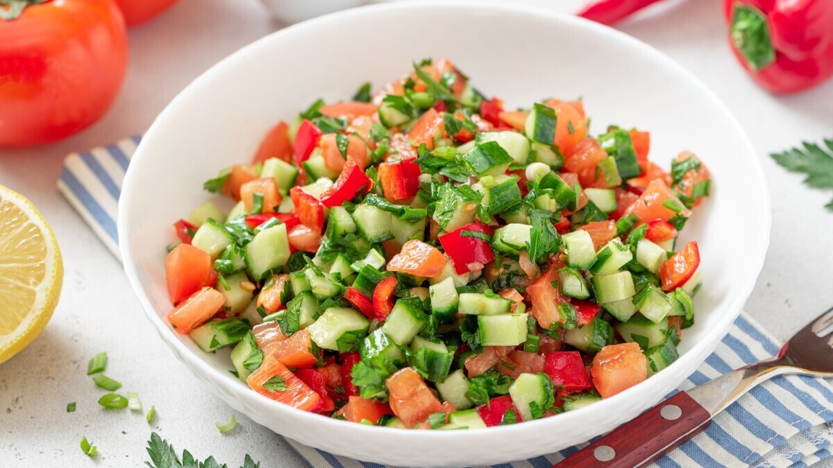В России стали реже покупать огурцы и помидоры