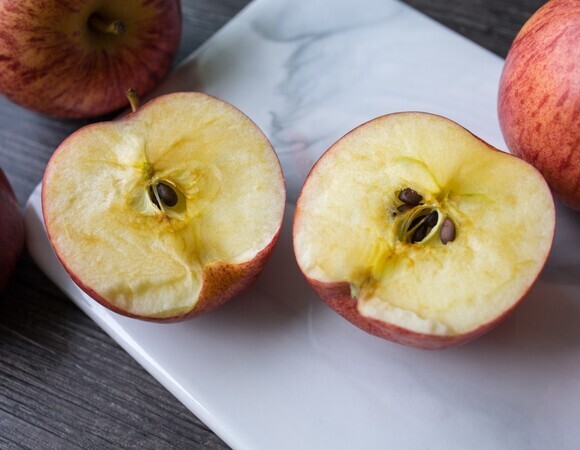 Врач предупредила о ядовитом веществе в яблочных косточках Врач предупредила о ядовитом веществе в яблочных косточках
