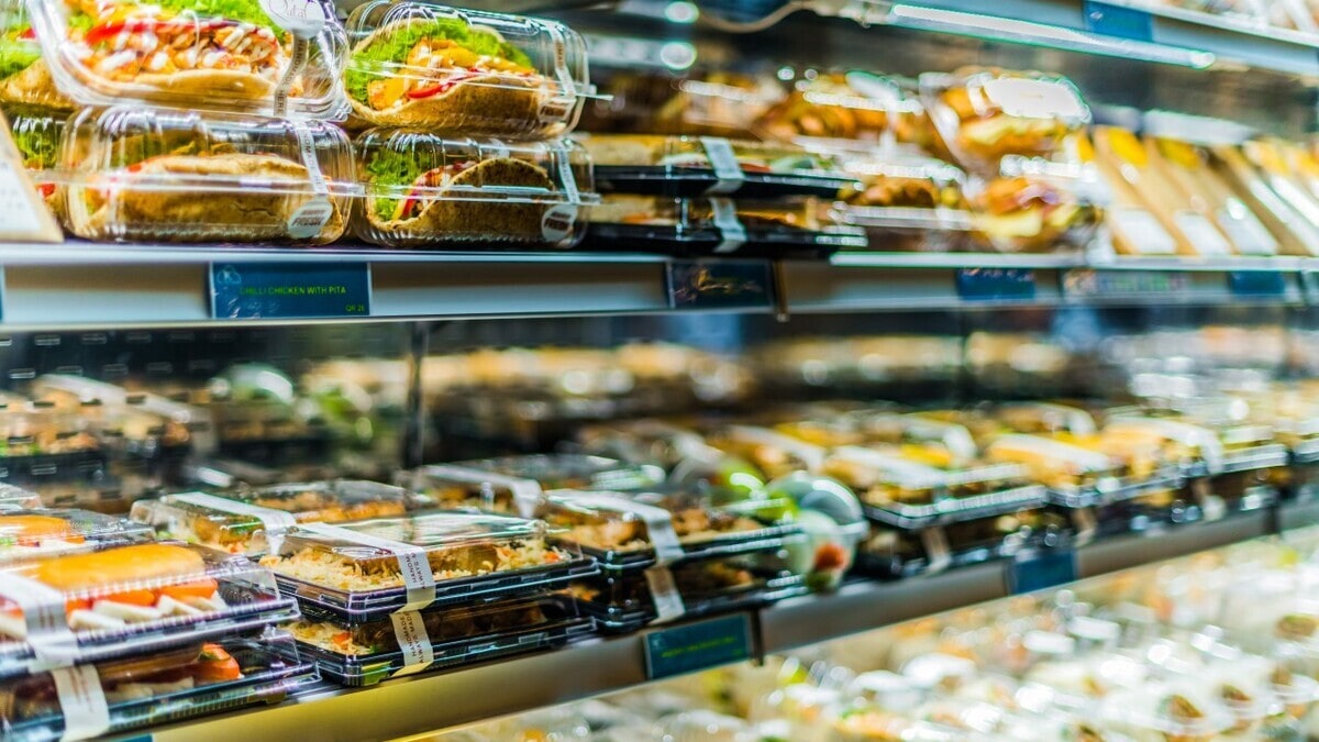 Врач объяснила, почему не стоит покупать готовую еду в магазинах