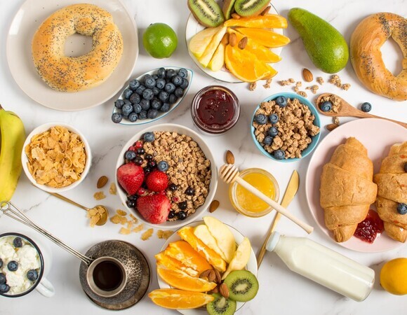 Стало известно, какой завтрак поможет взбодриться 
