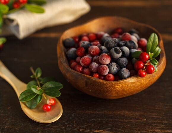 Названа доступная ягода для профилактики деменции