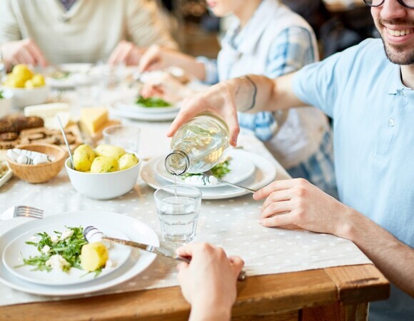 Можно ли запивать пищу: ответила врач Можно ли запивать пищу: ответила врач
