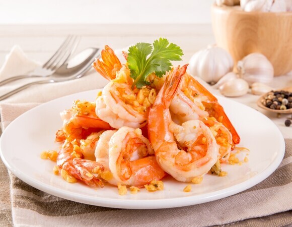 Технолог рассказала, как правильно выбирать креветки