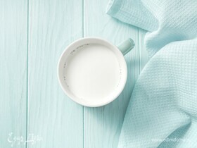 Диетолог объяснила, в каких случаях пожилым нельзя пить молоко