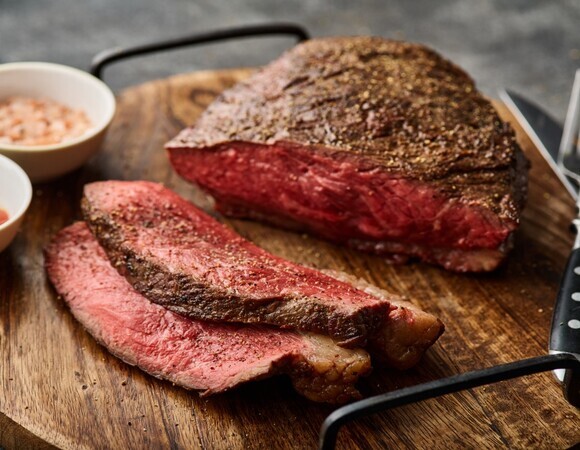 Опасно ли есть мясо с кровью? Ответили врачи Опасно ли есть мясо с кровью? Ответили врачи