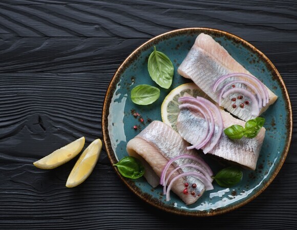 В Роскачестве перечислили признаки несвежей селедки В Роскачестве перечислили признаки несвежей селедки