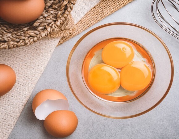 Можно ли есть сырые яйца? Ответила врач