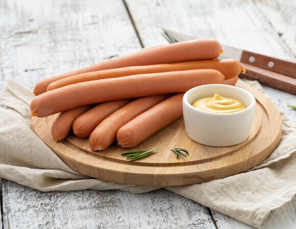 Можно ли варить сосиски в пленке? Ответил эксперт Можно ли варить сосиски в пленке? Ответил эксперт