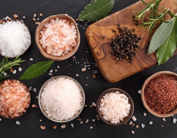 Врач рассказал, какая соль самая полезная