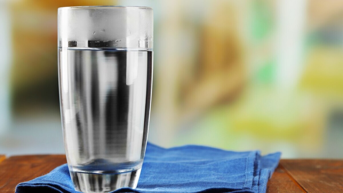 Врач объяснила, можно ли заменить простую воду минеральной Врач объяснила, можно ли заменить простую воду минеральной