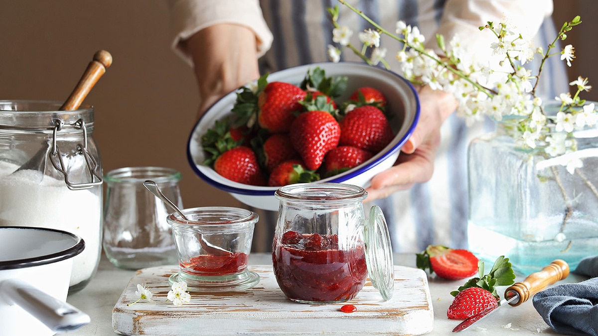 Рецепты домашних заготовок: июньские радости для зимнего стола Рецепты домашних заготовок: июньские радости для зимнего стола