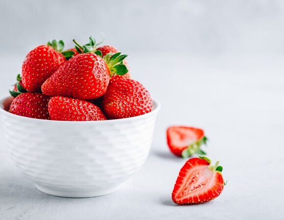 Иммунолог рассказала, кому нельзя есть клубнику