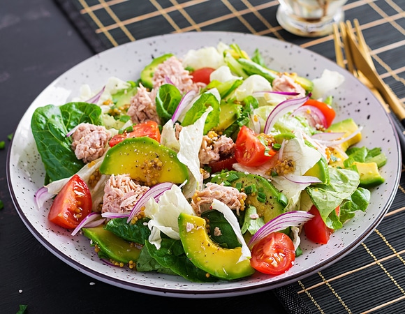 Вкусные салаты на скорую руку: 10 простых рецептов