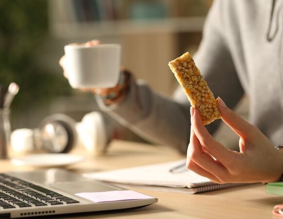 Стали известны два «здоровых» продукта, которые на самом деле нарушают выработку коллагена