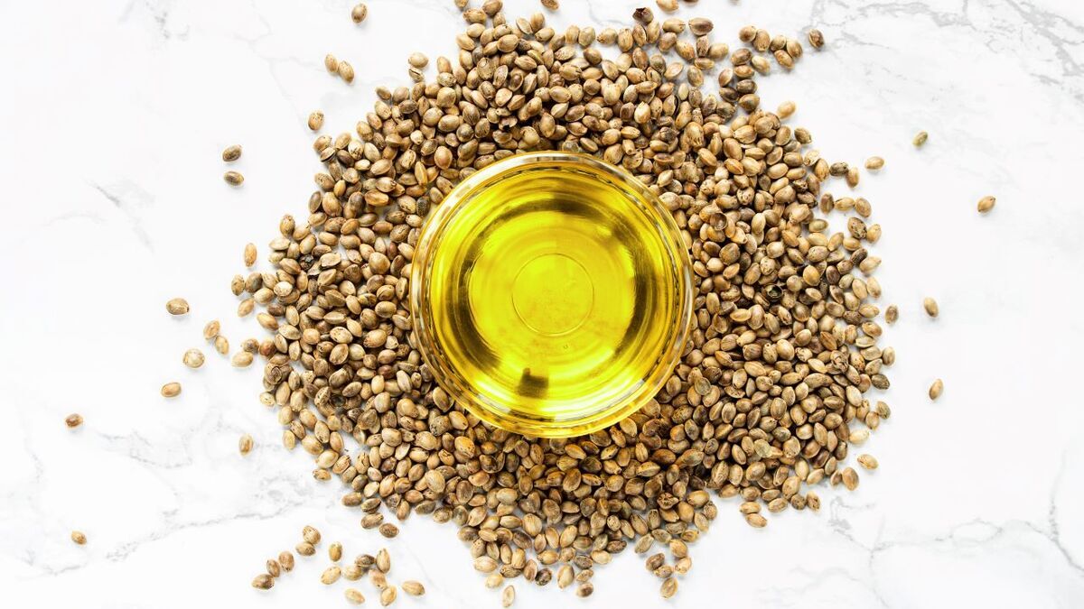 Диетолог назвала самый полезный для пожилых вид масла 