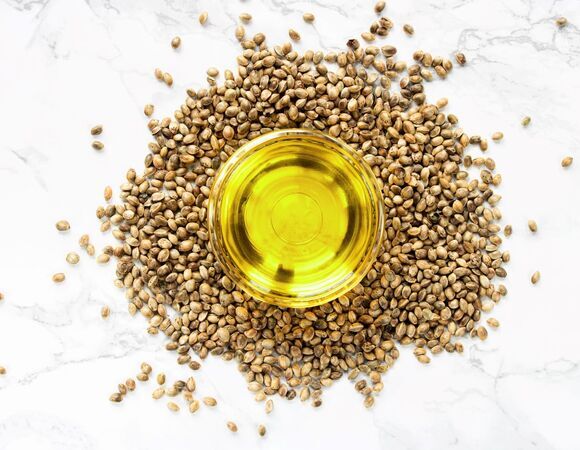 Диетолог назвала самый полезный для пожилых вид масла 