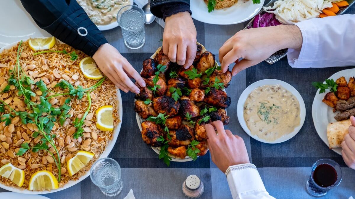 Почему есть руками вкуснее, чем приборами? 