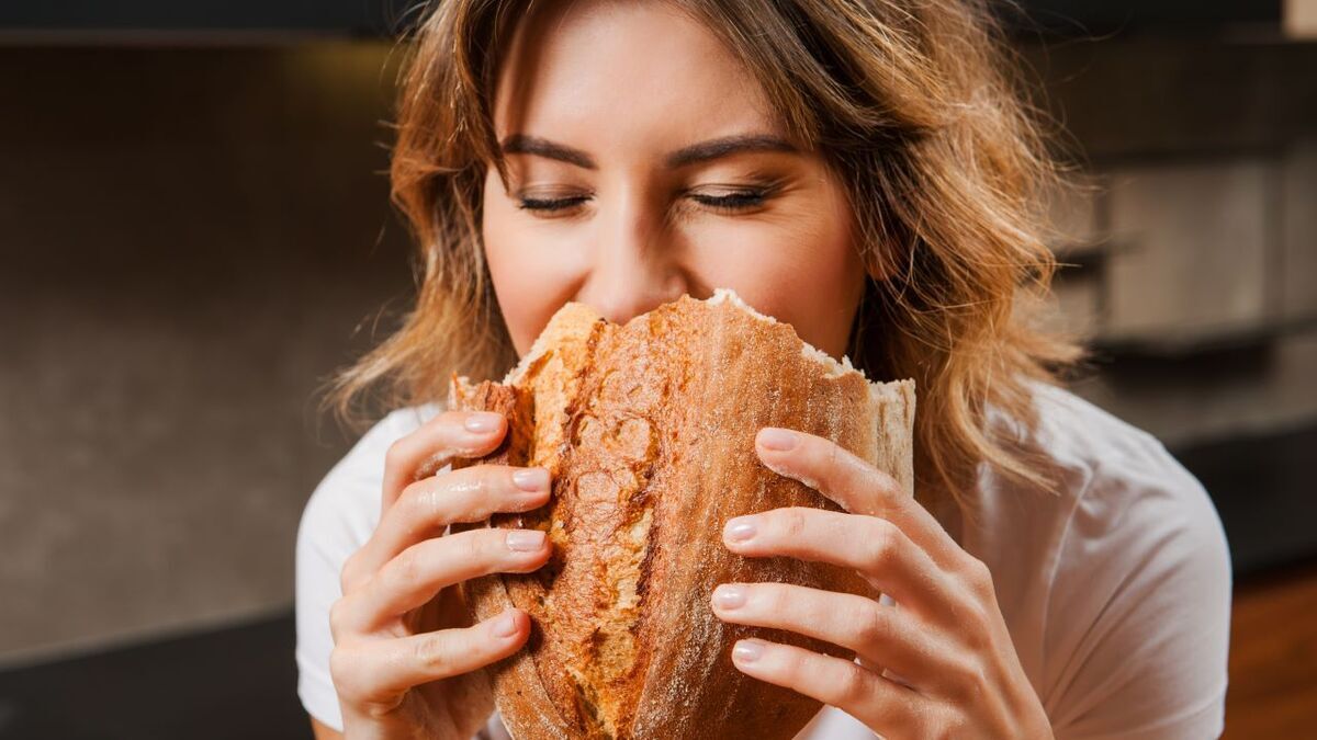 Почему постоянно хочется хлеба — вот научное объяснение 