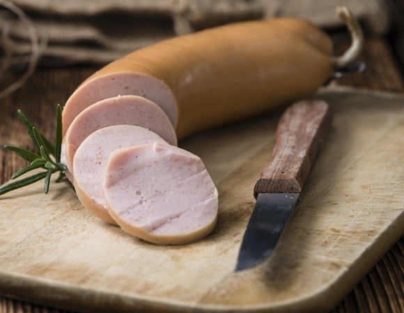 Названа самая полезная колбаса по версии диетологов 