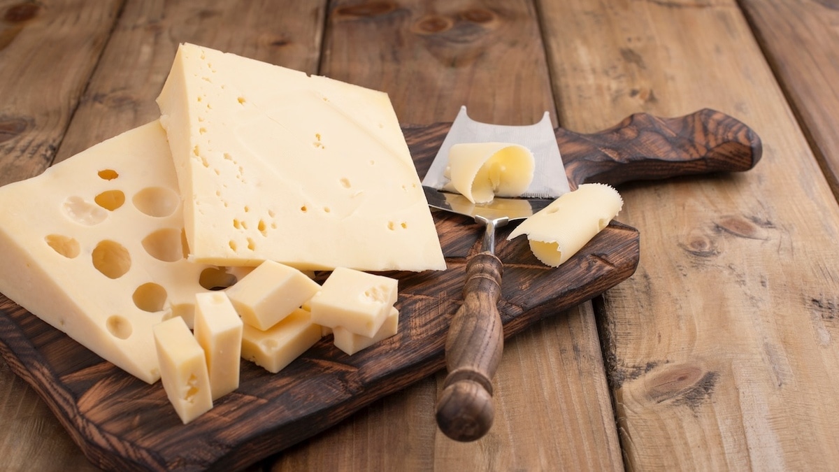 Стало известно, к чему может привести частое употребление сыра 