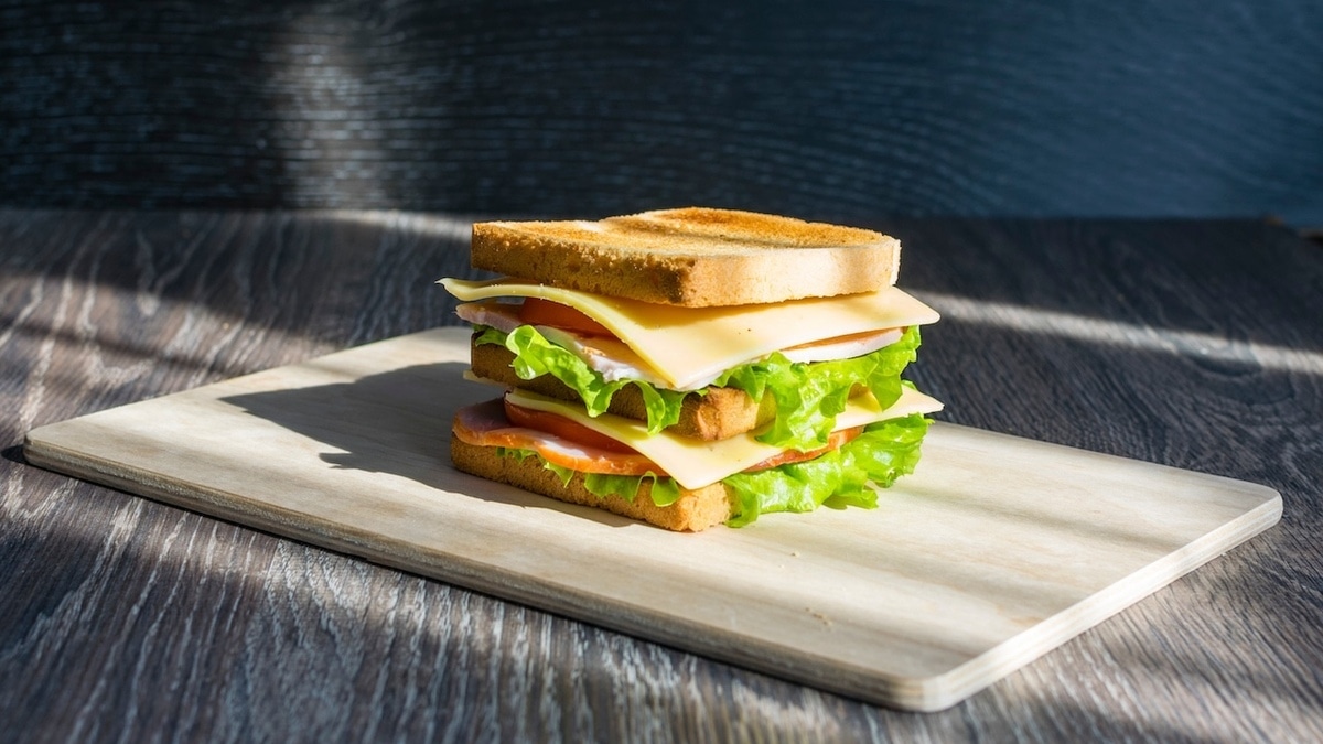 Диетолог объяснила, чем опасен «синдром чая с бутербродом» Диетолог объяснила, чем опасен «синдром чая с бутербродом»