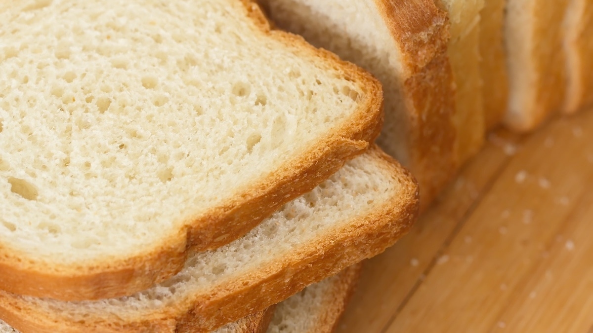 Все допускают одинаковые ошибки: ученый поделился, как правильно хранить хлеб 