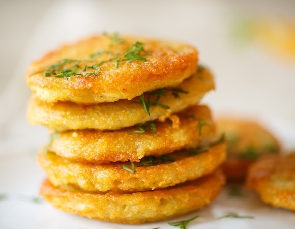 Телеведущий Сергей Малоземов поделился рецептом необычного «драник-бургера»