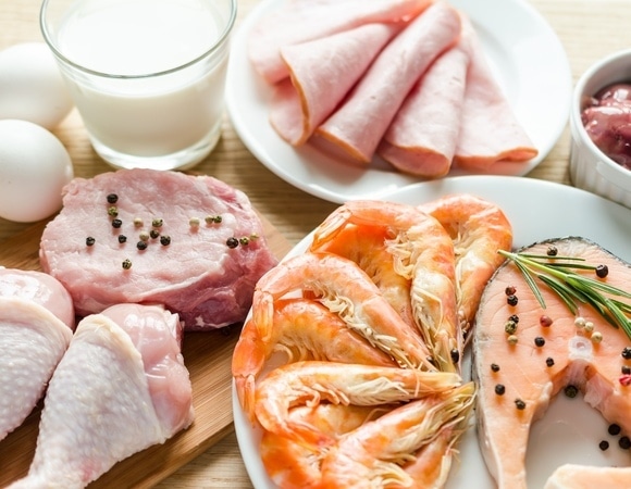 Никакого красного мяса: названы белковые продукты, которые важно есть пожилым 