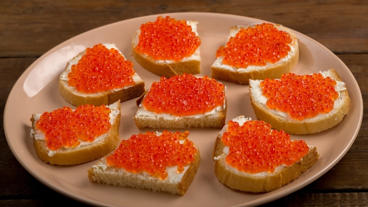 Эксперты рассказали, когда и для кого красная икра представляет опасность