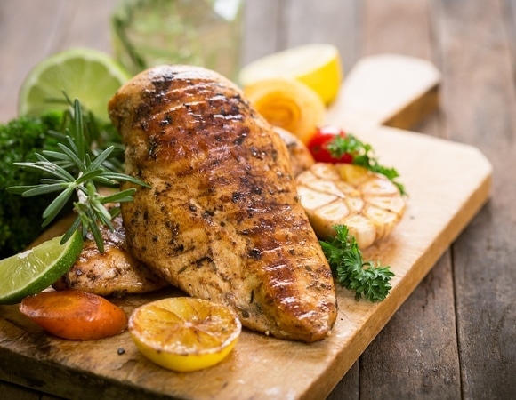 Как получить сочную курицу с корочкой: совет дал шеф-повар Илья Куваев Как получить сочную курицу с корочкой: совет дал шеф-повар Илья Куваев