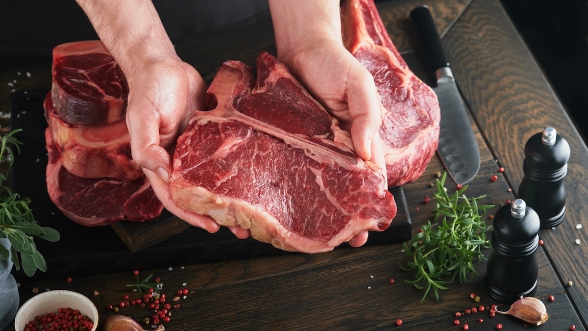 Названо редкое вещество, которым богата говядина — в чем его польза? 